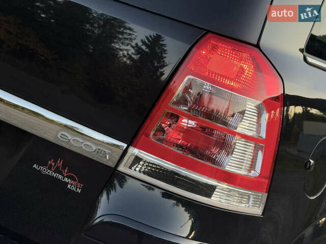 Черный Опель Зафира, объемом двигателя 1.7 л и пробегом 189 тыс. км за 8350 $, фото 124 на Automoto.ua