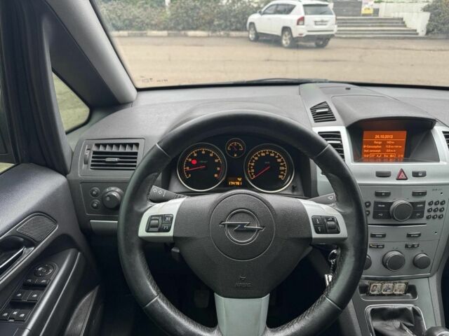 Чорний Опель Зафіра, об'ємом двигуна 0 л та пробігом 175 тис. км за 5500 $, фото 6 на Automoto.ua