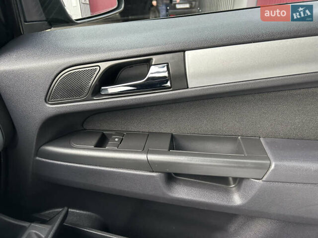 Опель Зафира 2012 в Чернигове на Automoto.ua Черный Опель Зафира, объемом двигателя 1.8 л и пробегом 239 тыс. км за 7799 $, фото 12 на Automoto.ua