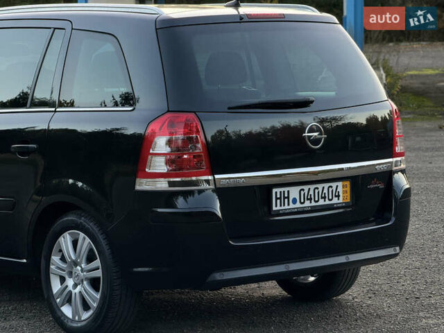 Черный Опель Зафира, объемом двигателя 1.7 л и пробегом 189 тыс. км за 8350 $, фото 41 на Automoto.ua