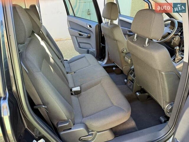 Чорний Опель Зафіра, об'ємом двигуна 1.7 л та пробігом 209 тис. км за 7950 $, фото 39 на Automoto.ua