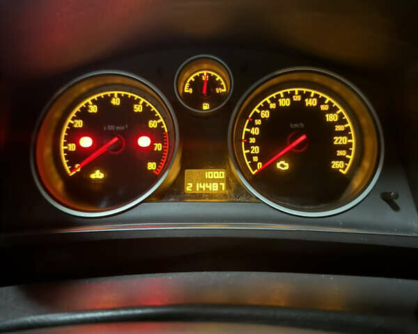 Черный Опель Зафира, объемом двигателя 1.8 л и пробегом 214 тыс. км за 7600 $, фото 17 на Automoto.ua