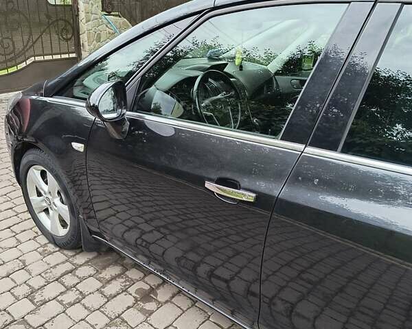 Черный Опель Зафира, объемом двигателя 1.96 л и пробегом 242 тыс. км за 9500 $, фото 39 на Automoto.ua