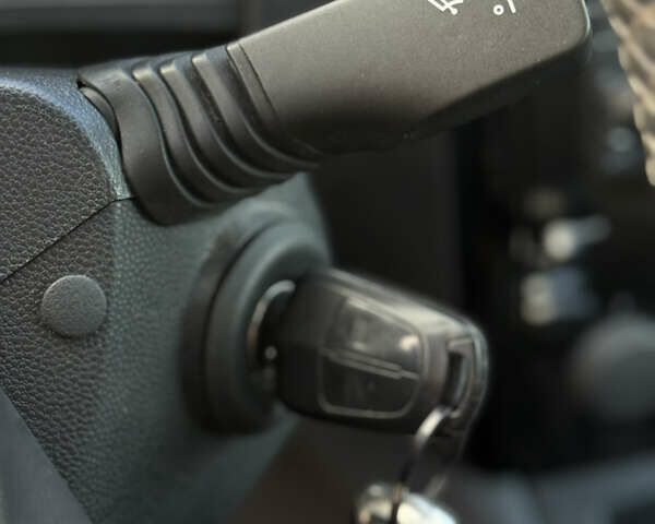 Черный Опель Зафира, объемом двигателя 1.8 л и пробегом 213 тыс. км за 7700 $, фото 56 на Automoto.ua