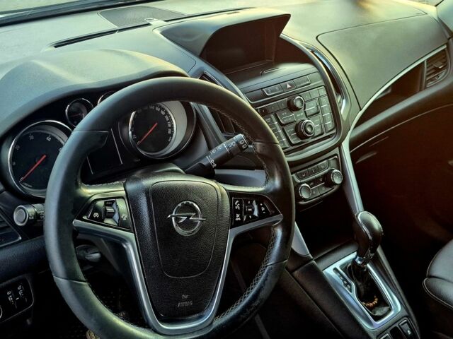 Чорний Опель Зафіра, об'ємом двигуна 2 л та пробігом 276 тис. км за 8000 $, фото 7 на Automoto.ua