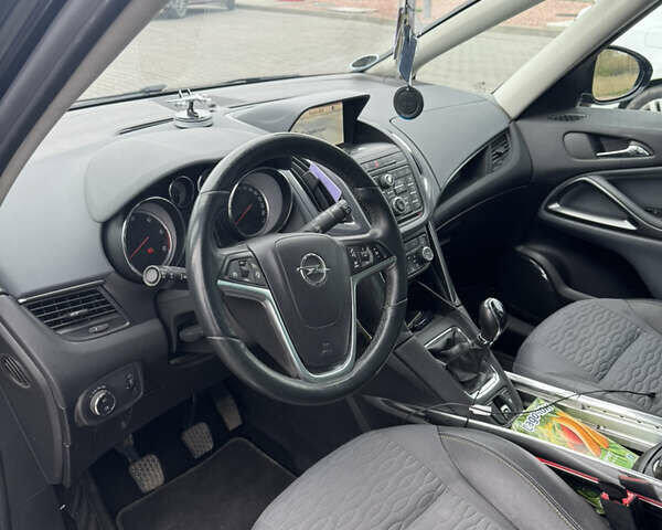 Черный Опель Зафира, объемом двигателя 2 л и пробегом 290 тыс. км за 10000 $, фото 4 на Automoto.ua