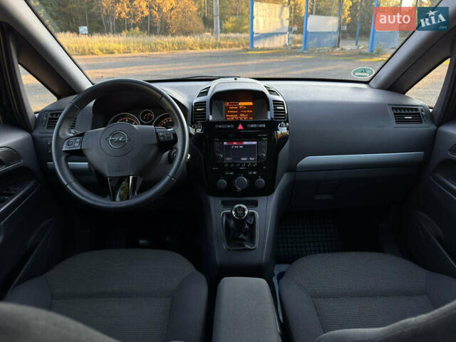 Черный Опель Зафира, объемом двигателя 1.7 л и пробегом 189 тыс. км за 8350 $, фото 78 на Automoto.ua