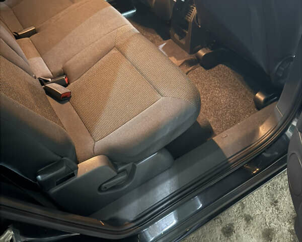 Черный Опель Зафира, объемом двигателя 1.8 л и пробегом 214 тыс. км за 7600 $, фото 16 на Automoto.ua