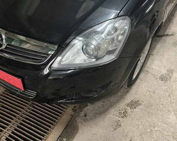 Черный Опель Зафира, объемом двигателя 1.8 л и пробегом 214 тыс. км за 7600 $, фото 7 на Automoto.ua