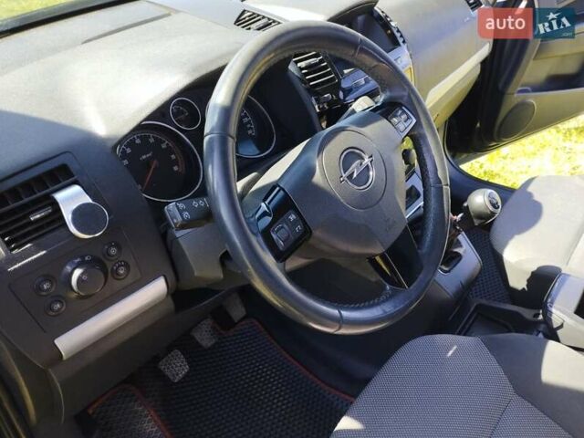 Черный Опель Зафира, объемом двигателя 1.6 л и пробегом 219 тыс. км за 7000 $, фото 15 на Automoto.ua