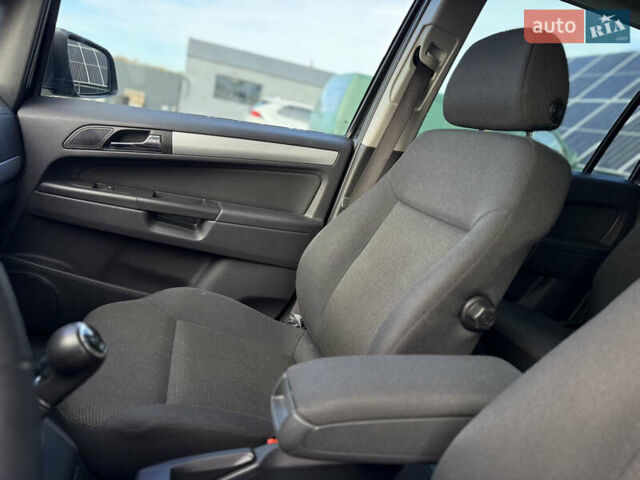 Черный Опель Зафира, объемом двигателя 1.8 л и пробегом 213 тыс. км за 7700 $, фото 47 на Automoto.ua