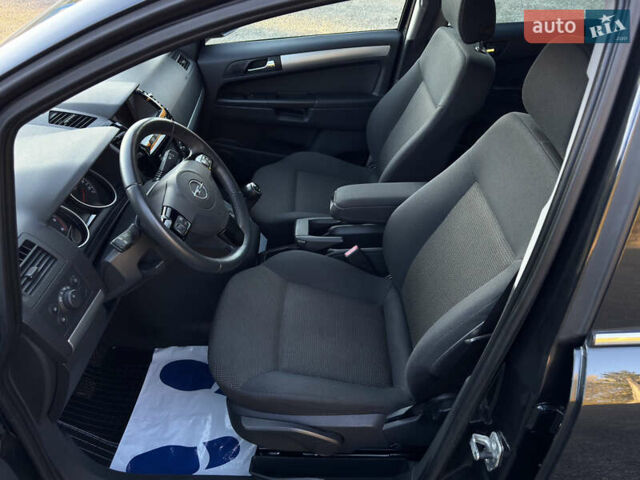 Черный Опель Зафира, объемом двигателя 1.7 л и пробегом 189 тыс. км за 8350 $, фото 52 на Automoto.ua