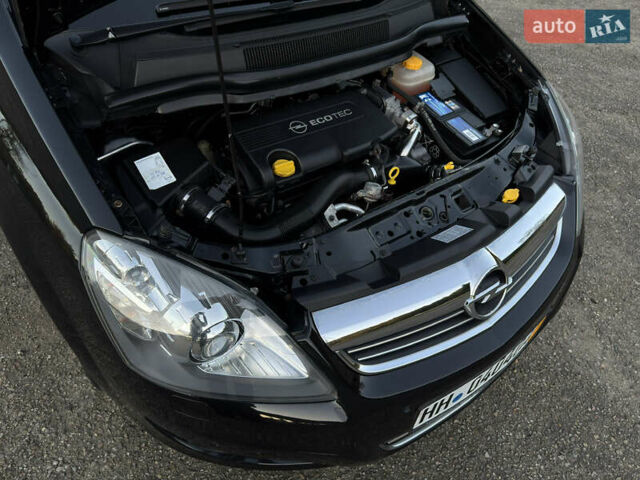 Черный Опель Зафира, объемом двигателя 1.7 л и пробегом 189 тыс. км за 8350 $, фото 120 на Automoto.ua