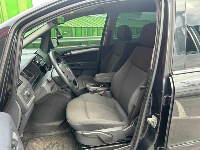 Черный Опель Зафира, объемом двигателя 1.7 л и пробегом 308 тыс. км за 7290 $, фото 9 на Automoto.ua