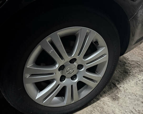 Черный Опель Зафира, объемом двигателя 1.8 л и пробегом 214 тыс. км за 7600 $, фото 25 на Automoto.ua