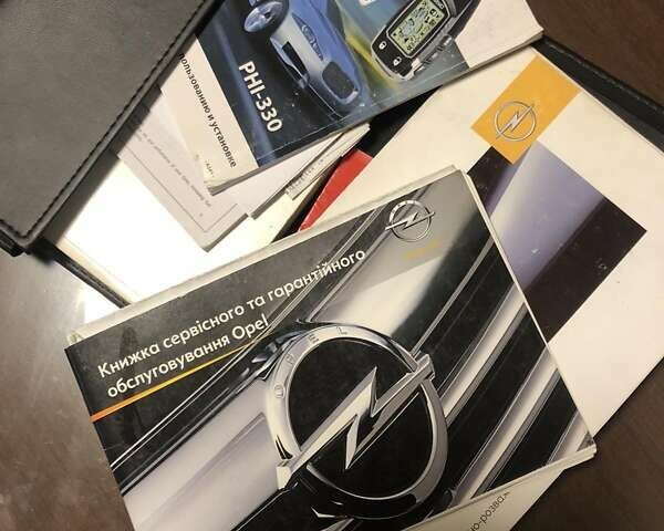 Черный Опель Зафира, объемом двигателя 1.8 л и пробегом 175 тыс. км за 7500 $, фото 18 на Automoto.ua