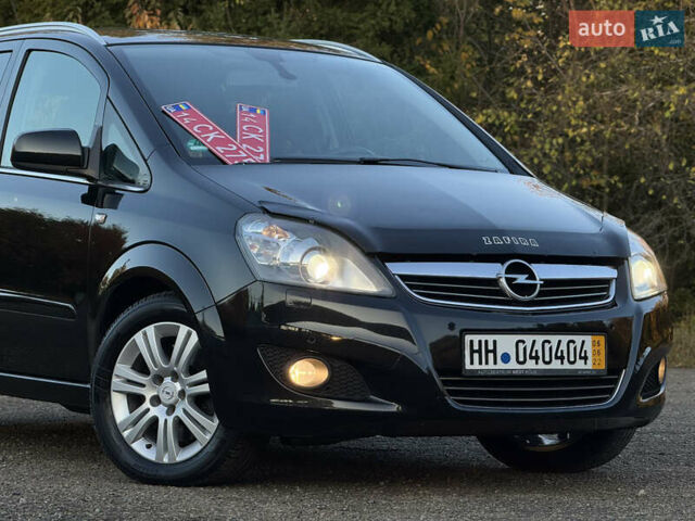 Черный Опель Зафира, объемом двигателя 1.7 л и пробегом 189 тыс. км за 8350 $, фото 3 на Automoto.ua