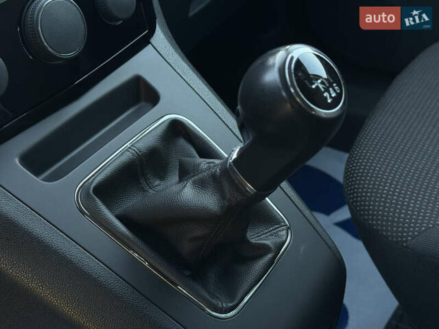 Черный Опель Зафира, объемом двигателя 1.7 л и пробегом 189 тыс. км за 8350 $, фото 63 на Automoto.ua