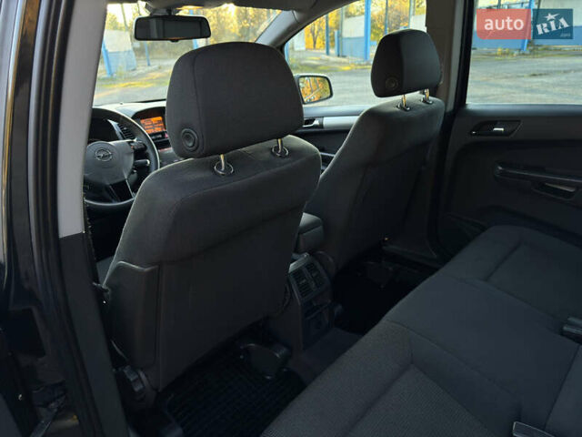 Черный Опель Зафира, объемом двигателя 1.7 л и пробегом 189 тыс. км за 8350 $, фото 70 на Automoto.ua