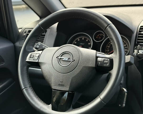 Черный Опель Зафира, объемом двигателя 1.8 л и пробегом 213 тыс. км за 7700 $, фото 34 на Automoto.ua