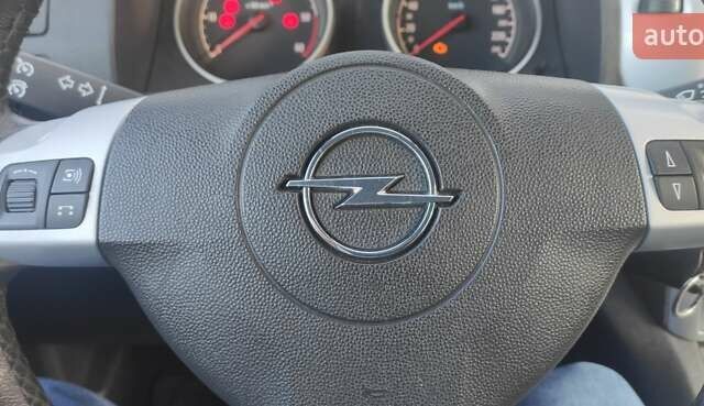 Опель Зафира 2012 в Хмельницком на Automoto.ua Черный Опель Зафира, объемом двигателя 1.7 л и пробегом 227 тыс. км за 8100 $, фото 26 на Automoto.ua