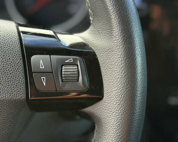 Черный Опель Зафира, объемом двигателя 1.8 л и пробегом 213 тыс. км за 7700 $, фото 54 на Automoto.ua