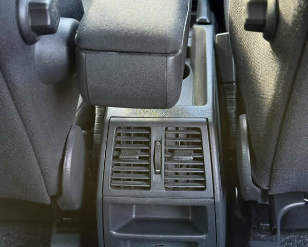 Черный Опель Зафира, объемом двигателя 1.8 л и пробегом 213 тыс. км за 7700 $, фото 93 на Automoto.ua