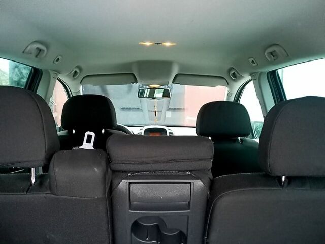 Чорний Опель Зафіра, об'ємом двигуна 1.7 л та пробігом 260 тис. км за 8000 $, фото 4 на Automoto.ua