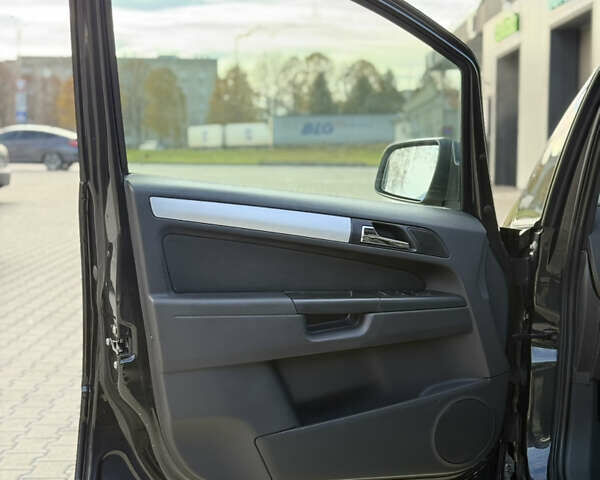 Черный Опель Зафира, объемом двигателя 1.8 л и пробегом 213 тыс. км за 7700 $, фото 40 на Automoto.ua