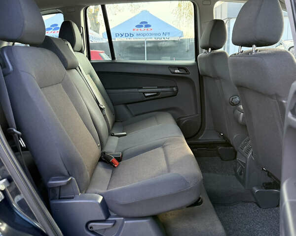 Черный Опель Зафира, объемом двигателя 1.8 л и пробегом 213 тыс. км за 7700 $, фото 86 на Automoto.ua