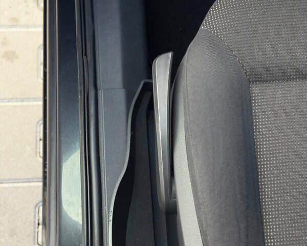 Черный Опель Зафира, объемом двигателя 1.8 л и пробегом 213 тыс. км за 7700 $, фото 62 на Automoto.ua