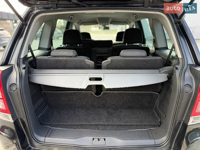 Черный Опель Зафира, объемом двигателя 1.8 л и пробегом 213 тыс. км за 7700 $, фото 118 на Automoto.ua