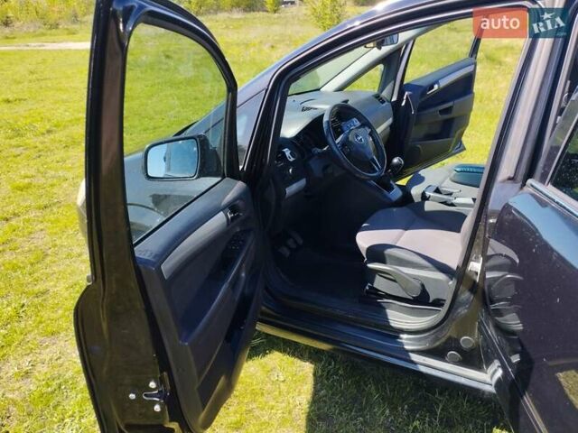 Черный Опель Зафира, объемом двигателя 1.6 л и пробегом 219 тыс. км за 7000 $, фото 14 на Automoto.ua