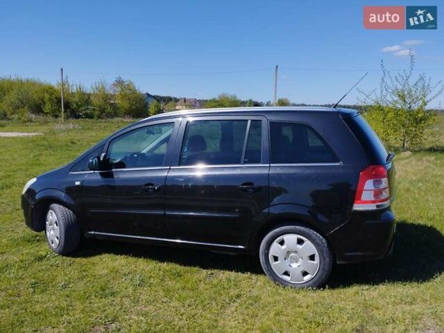 Черный Опель Зафира, объемом двигателя 1.6 л и пробегом 219 тыс. км за 7000 $, фото 4 на Automoto.ua