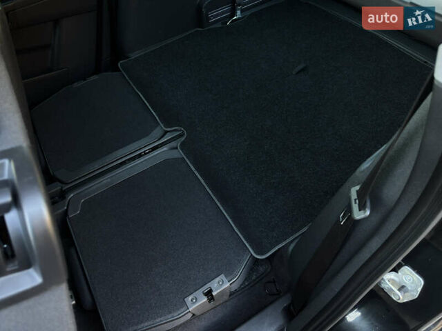 Черный Опель Зафира, объемом двигателя 1.7 л и пробегом 189 тыс. км за 8350 $, фото 85 на Automoto.ua