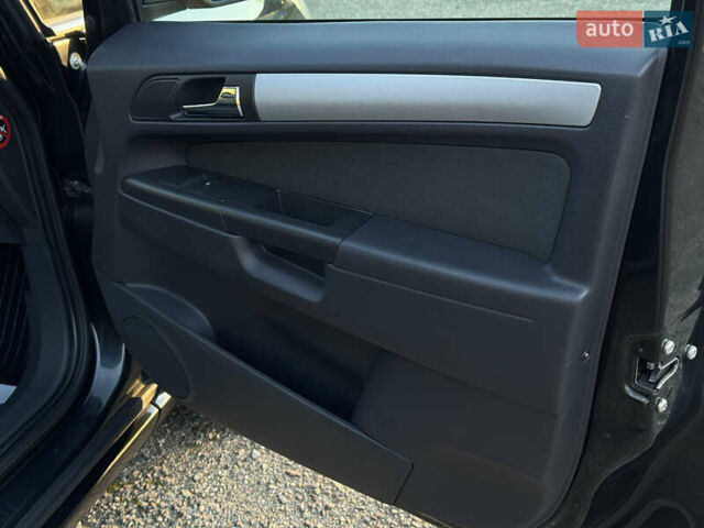 Черный Опель Зафира, объемом двигателя 1.7 л и пробегом 189 тыс. км за 8350 $, фото 87 на Automoto.ua