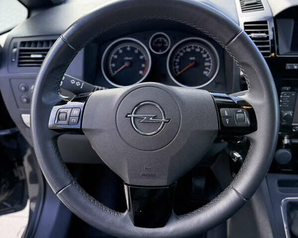 Черный Опель Зафира, объемом двигателя 1.8 л и пробегом 213 тыс. км за 7700 $, фото 52 на Automoto.ua