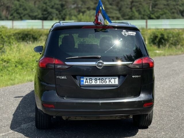 Черный Опель Зафира, объемом двигателя 1.6 л и пробегом 200 тыс. км за 9000 $, фото 5 на Automoto.ua