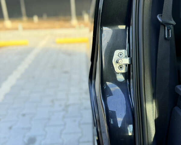 Черный Опель Зафира, объемом двигателя 1.8 л и пробегом 213 тыс. км за 7700 $, фото 99 на Automoto.ua