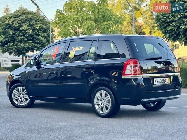Чорний Опель Зафіра, об'ємом двигуна 1.7 л та пробігом 209 тис. км за 7950 $, фото 4 на Automoto.ua