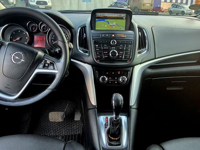 Чорний Опель Зафіра, об'ємом двигуна 2 л та пробігом 276 тис. км за 8000 $, фото 6 на Automoto.ua