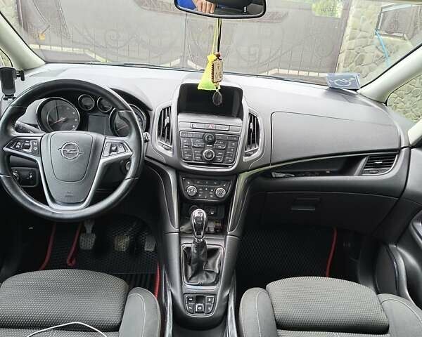 Черный Опель Зафира, объемом двигателя 1.96 л и пробегом 242 тыс. км за 9500 $, фото 26 на Automoto.ua