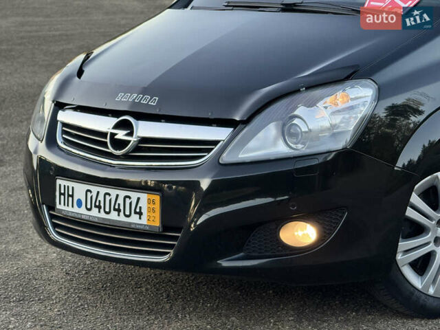 Черный Опель Зафира, объемом двигателя 1.7 л и пробегом 189 тыс. км за 8350 $, фото 128 на Automoto.ua