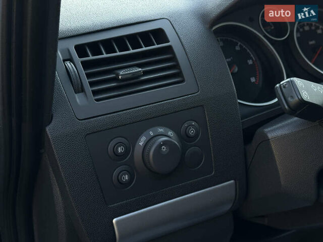 Черный Опель Зафира, объемом двигателя 1.7 л и пробегом 189 тыс. км за 8350 $, фото 47 на Automoto.ua