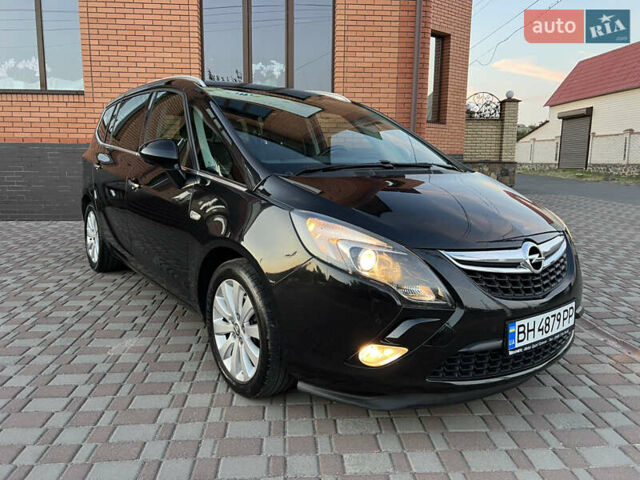 Чорний Опель Зафіра, об'ємом двигуна 1.96 л та пробігом 198 тис. км за 8300 $, фото 8 на Automoto.ua