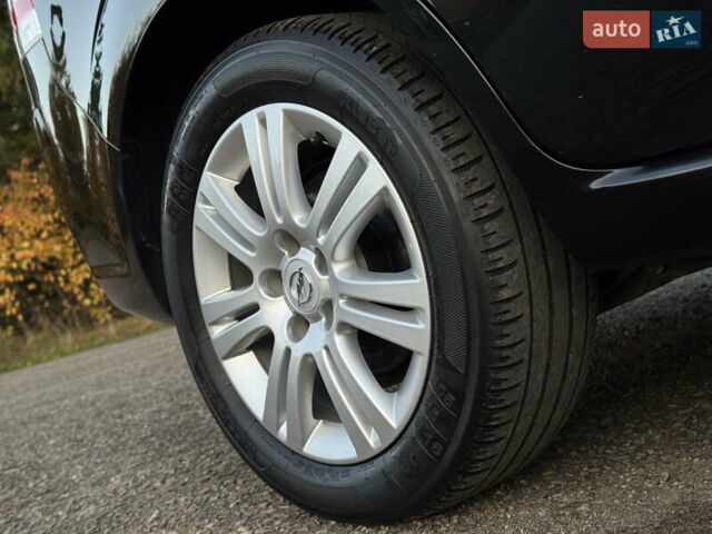 Черный Опель Зафира, объемом двигателя 1.7 л и пробегом 189 тыс. км за 8350 $, фото 29 на Automoto.ua