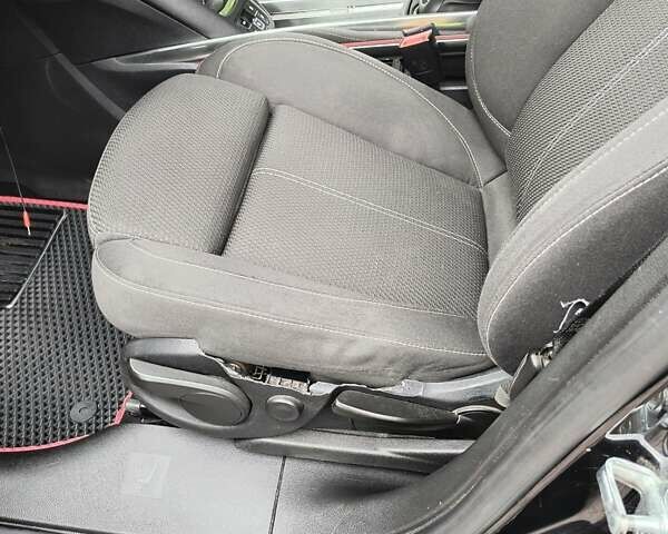 Черный Опель Зафира, объемом двигателя 1.96 л и пробегом 242 тыс. км за 9500 $, фото 33 на Automoto.ua