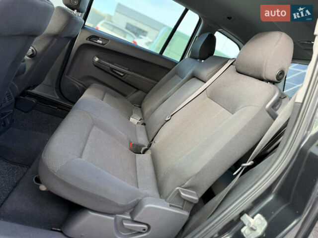 Черный Опель Зафира, объемом двигателя 1.8 л и пробегом 213 тыс. км за 7700 $, фото 70 на Automoto.ua