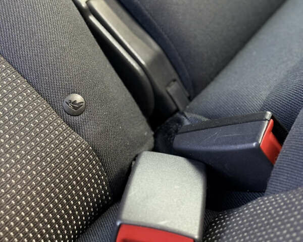 Черный Опель Зафира, объемом двигателя 1.8 л и пробегом 213 тыс. км за 7700 $, фото 94 на Automoto.ua