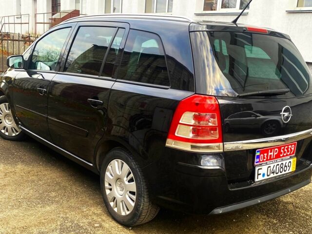 Черный Опель Зафира, объемом двигателя 1.7 л и пробегом 212 тыс. км за 7800 $, фото 4 на Automoto.ua